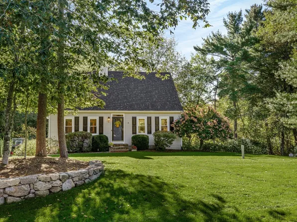 51 Point Of Pines Rd, East Freetown, MA 02717