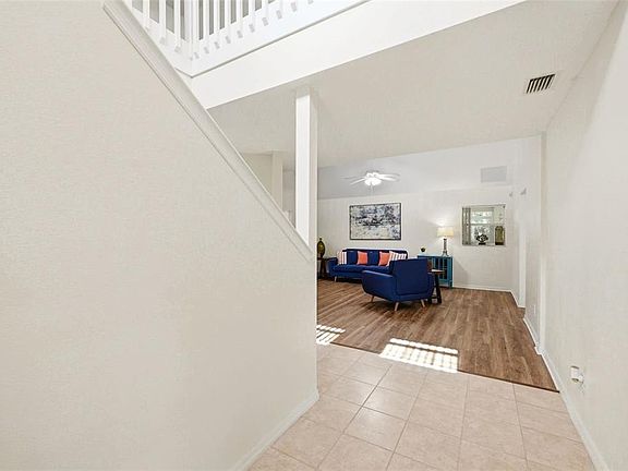 3rd image of 5351 Aurora Dr