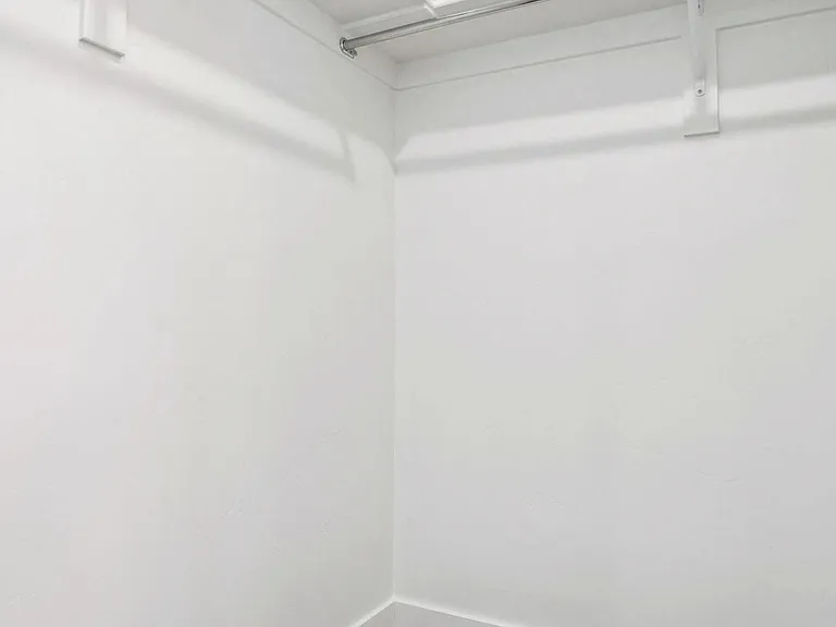 VALO on Vine — Photo 12