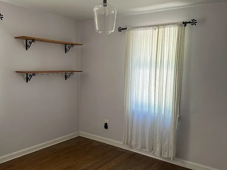 3820 Russell Rd — Photo 5