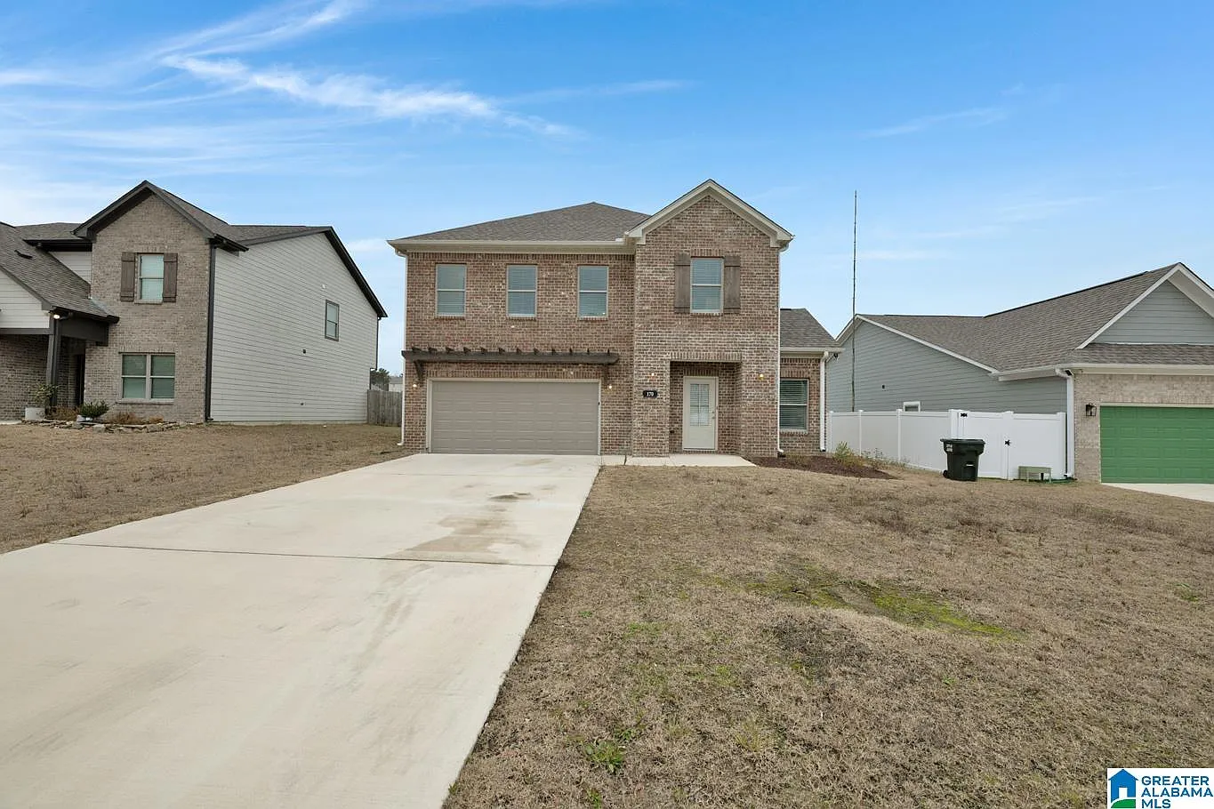 5 bed, 3.0 bath, $1,950 — Photo 2