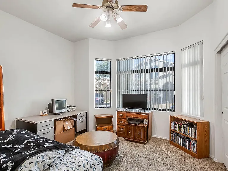 800 Stratford Dr #22 — Photo 6