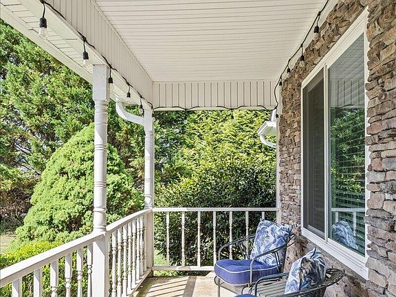 4th image of 207 Eagle Landing Dr