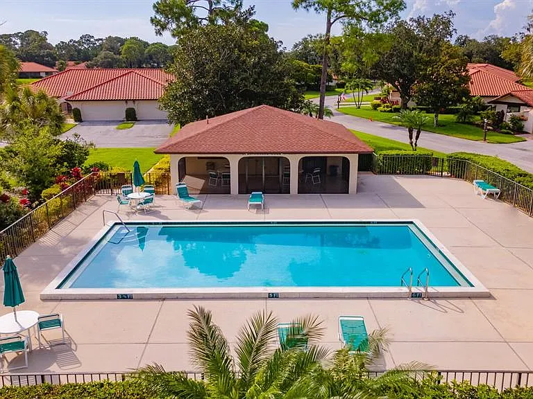 5640 Golf Pointe Dr #101 — Photo 45
