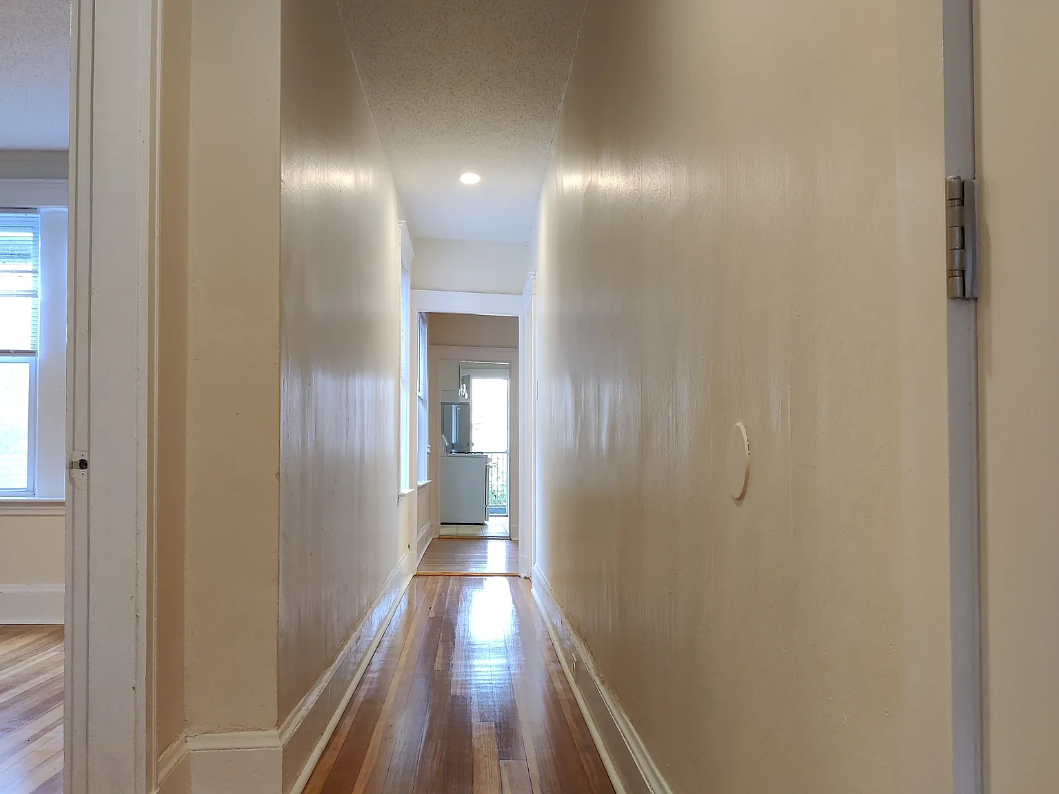 4 bed, 1300 sqft, $3,600 — Photo 4