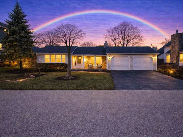 649 Wilbur Ct, Gurnee, IL 60031