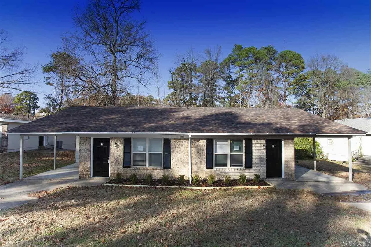 2 bed, 1.0 bath, 814 sqft, $775 — Photo 1