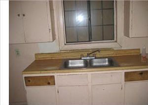 2nd image of 940 Acacia Ave