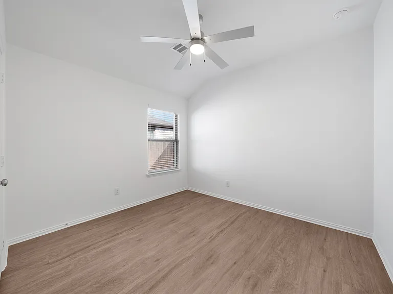 221 Fairmeade Dr — Photo 26
