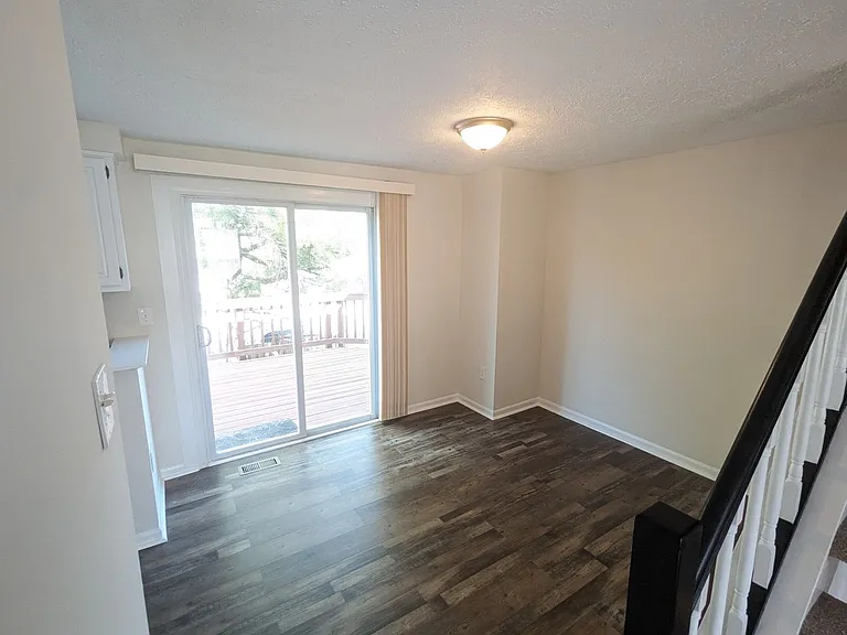 1390 David Ln — Photo 9