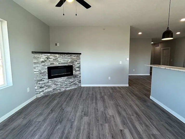 2724 Silver St — Photo 2