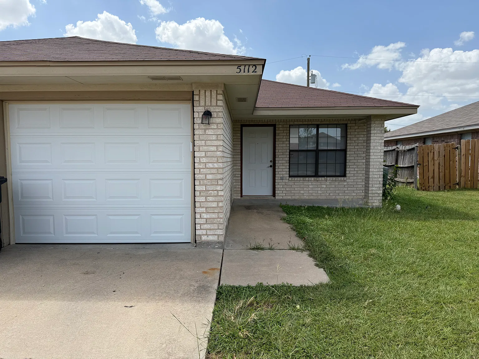3 bed, 2.0 bath, 1186 sqft, $1,227 — Photo 1