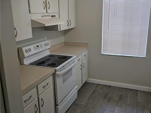 5th image of 7606 Abbey Ln #207