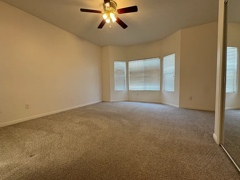 4047 W Hollandia Ln — Photo 26