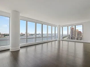 50 Riverside Boulevard 25A image 1 of 17