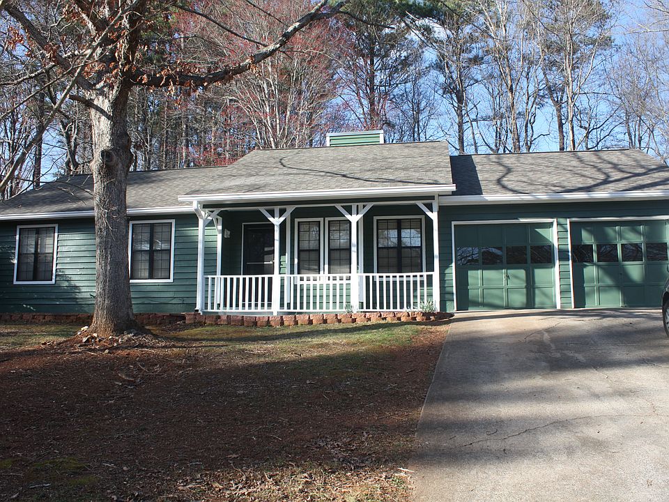 1st image of 220 Station Ln