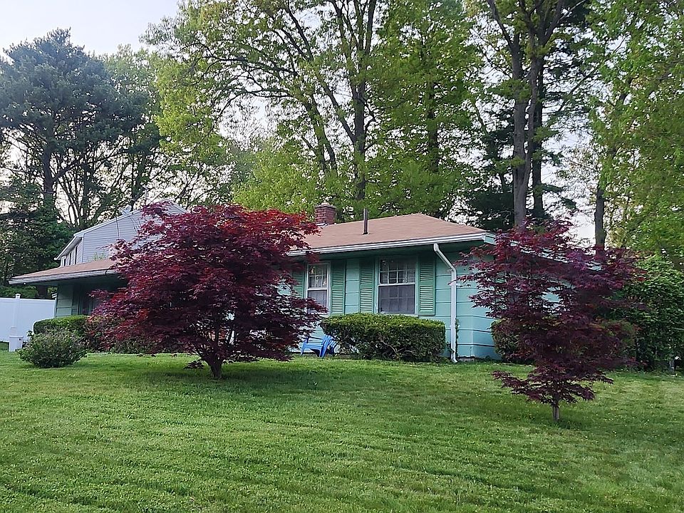 2nd image of 23 Irene Cir