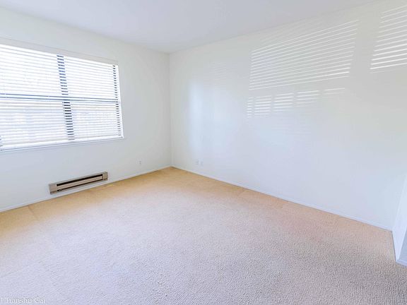 5th image of 205 Shoreline Ct