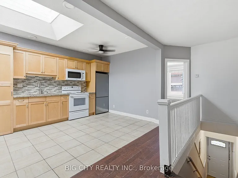 1362 Bathurst St #UPPER — Photo 8