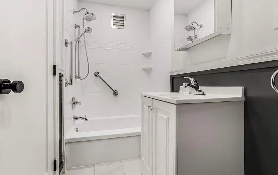 3 bed, 1800 sqft, $3,600 — Photo 2