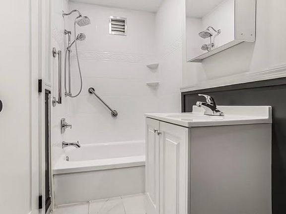 2nd image of 91-15 77th St #2