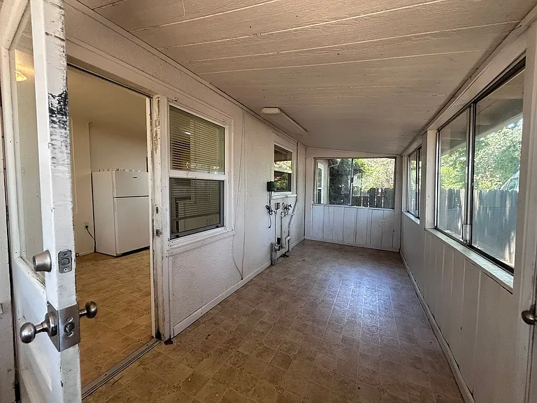 720 E Lassen Ave — Photo 9