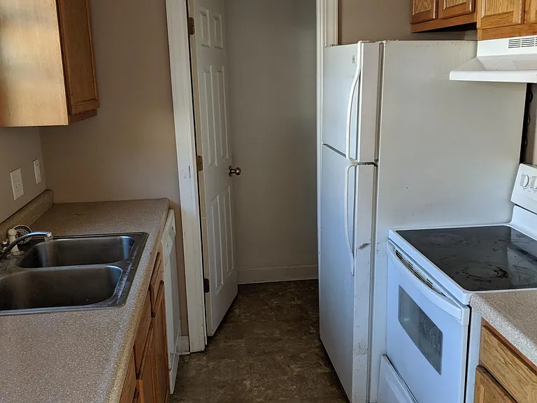 239 Lehr Dr — Photo 6