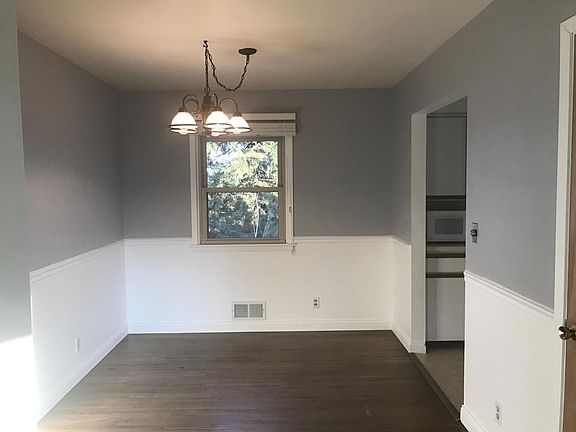 4th image of 537 11th Ave S