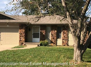 1507 E Camino Alto St, Springfield, MO 65804