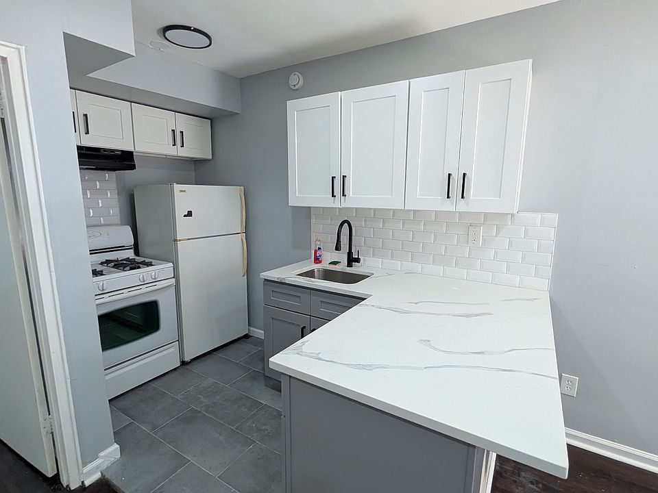 1st image of 140 N Walnut St #3