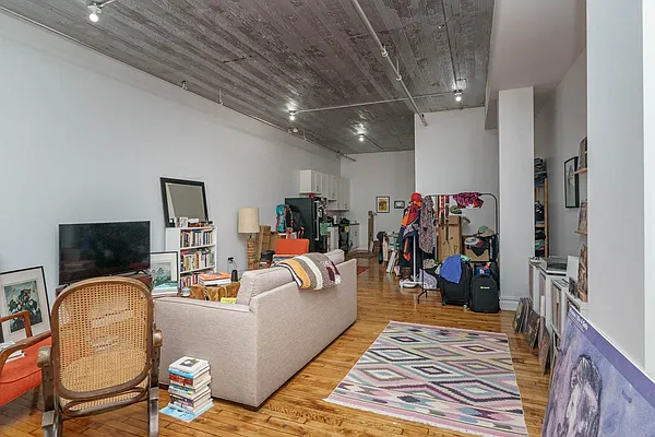 Rented by MySpaceNYC | media 9