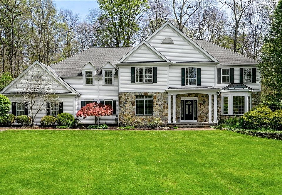 1st image of 875 Cascades Dr