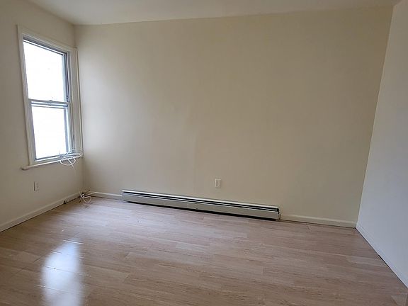 4th image of 146 Parker St Floor 2