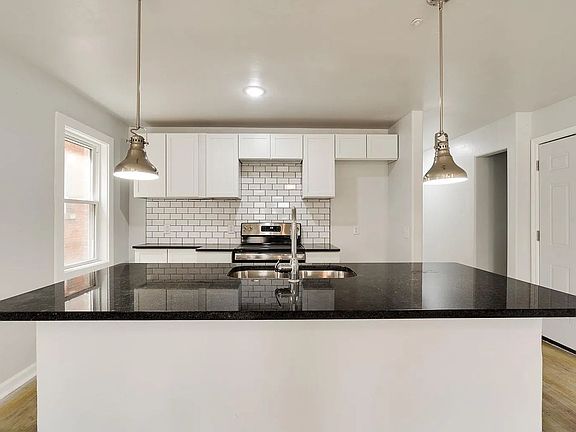 3rd image of 711 NW 30th St APT 1