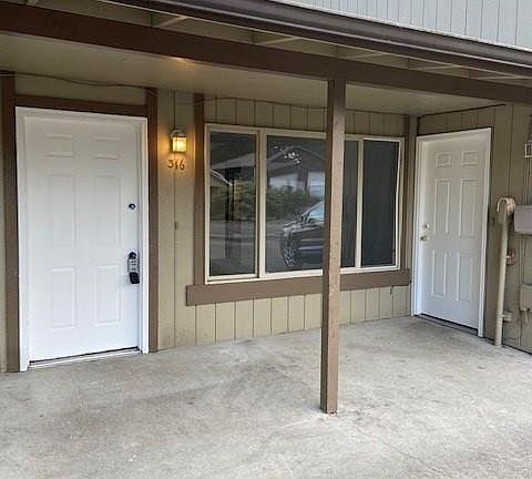 2 different entrences for upstairs and downstairs