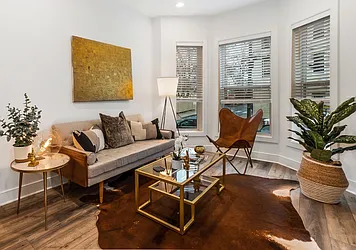 82 Ferry Street, #2