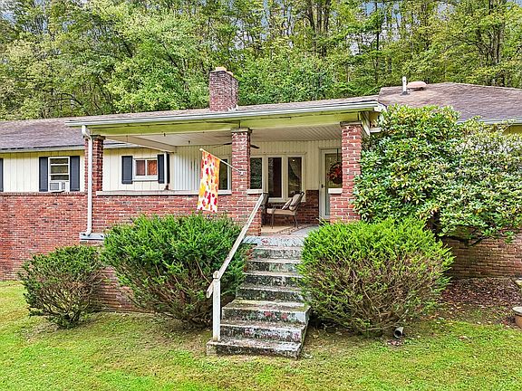 2nd image of 1164 Martin Rd