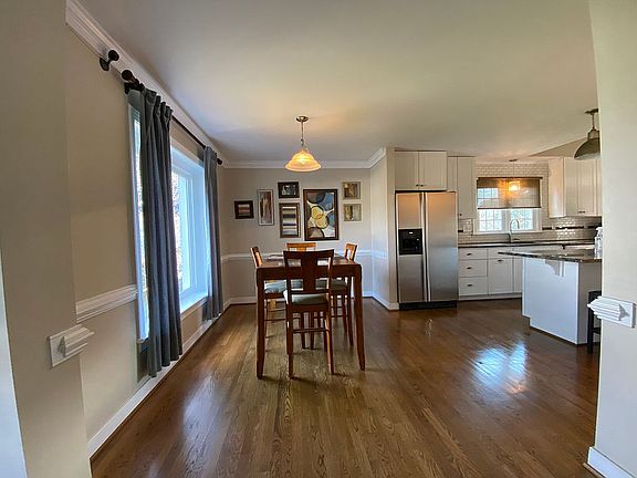5th image of 6209 Walborough Ct