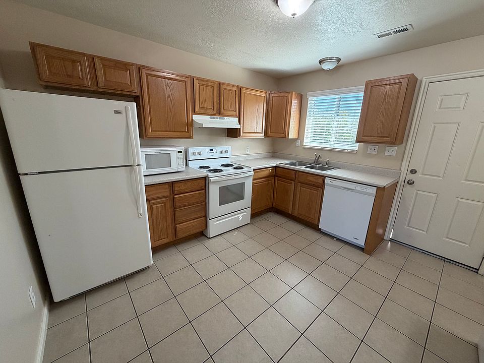 1st image of 177 W 975 N #177