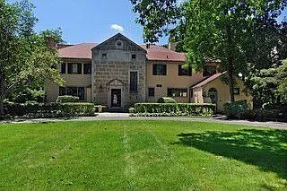 174 Hazel Ave photo 1