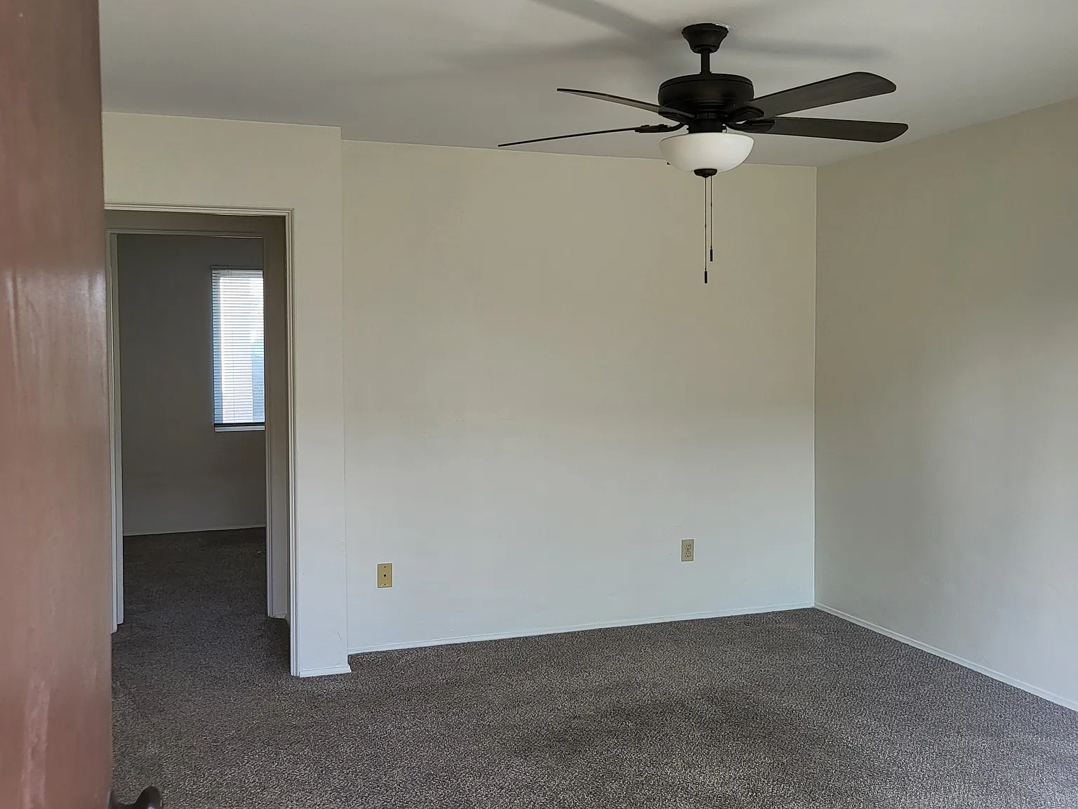 1 bed, 560 sqft, $1,900 — Photo 2