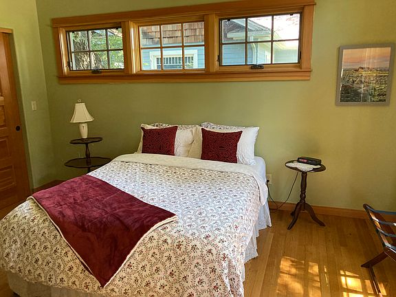 Main floor bedroom, queen bed