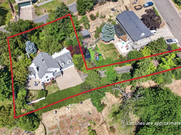 430 Wiley St, Ashland, OR 97520