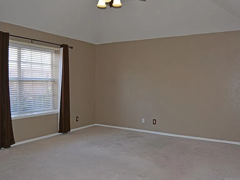 9643 S 89th East Ave — Photo 19