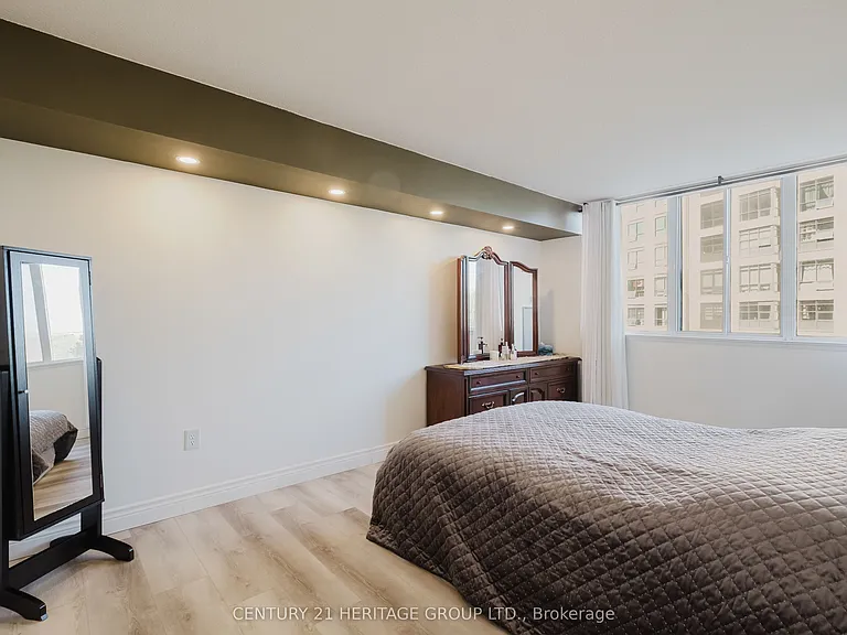 270 Davis Dr #209 — Photo 19