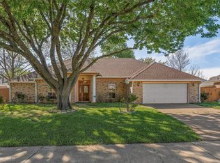 5051 Longstreet Pl, Bossier City, LA 71112