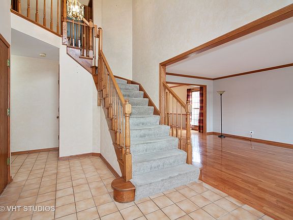 2nd image of 1610 Ainsley Ln