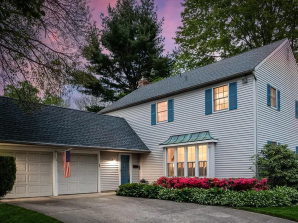 234 Aqua Ln, Delran, NJ 08075