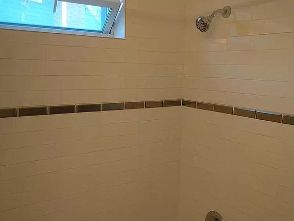 3rd image of 1435 Broadbridge Ave