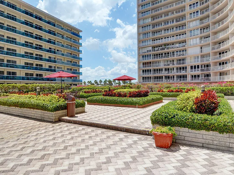 4100 Galt Ocean Dr #604 — Photo 30